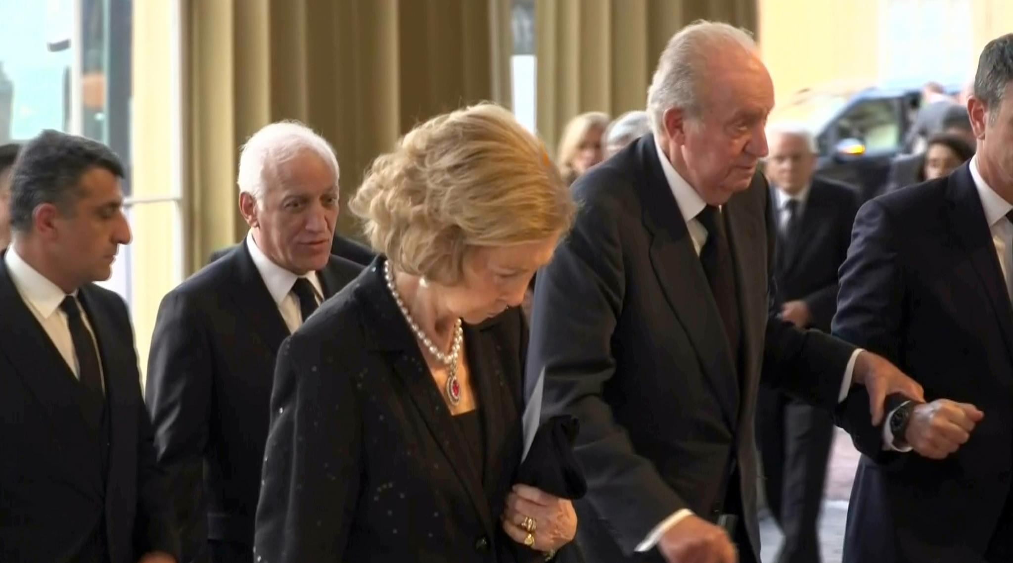 Photo Gallery King Juan Carlos At Queen Elizabeths Funeral