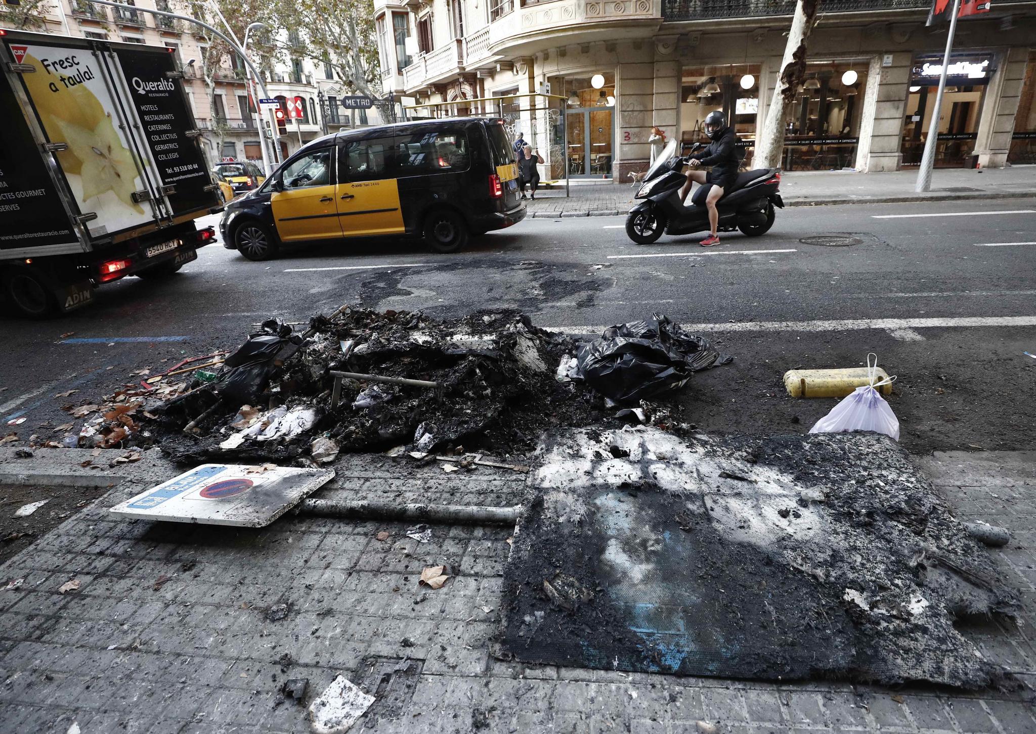 Destrozos en Barcelona tras incidentes
