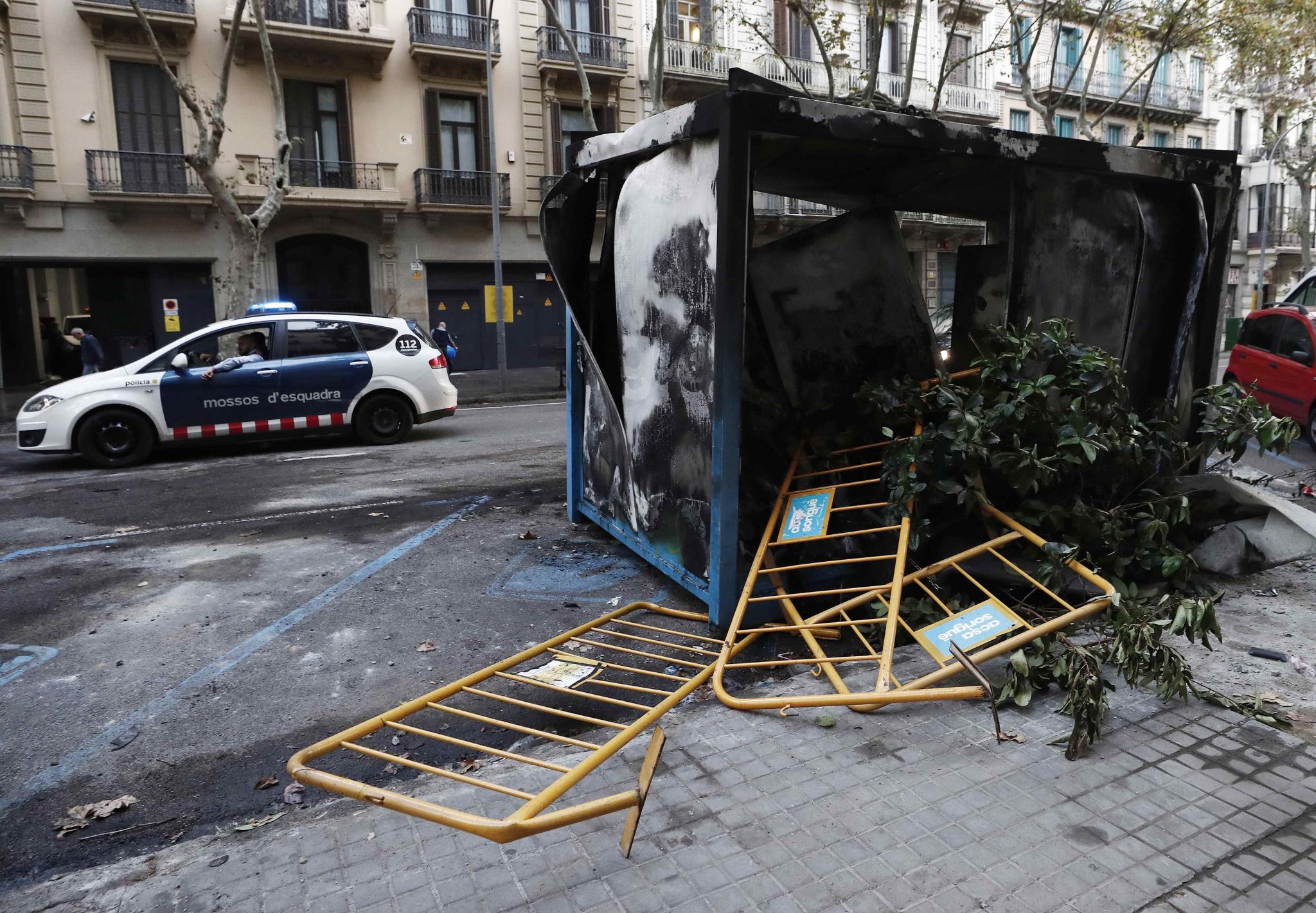 Destrozos en Barcelona tras incidentes